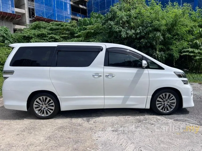 2014 Toyota Vellfire Z Golden Eyes MPV