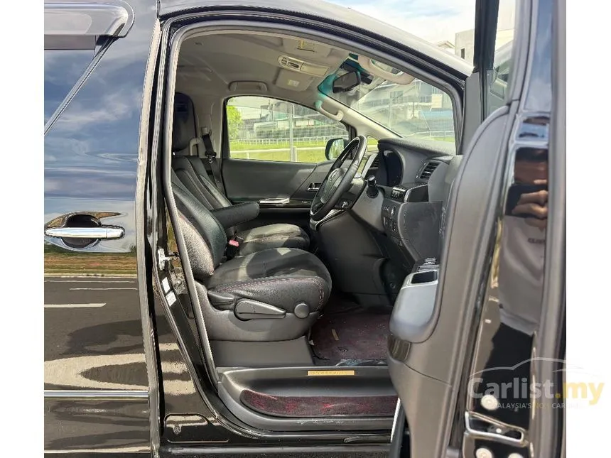 2013 Toyota Vellfire Z Golden Eyes MPV