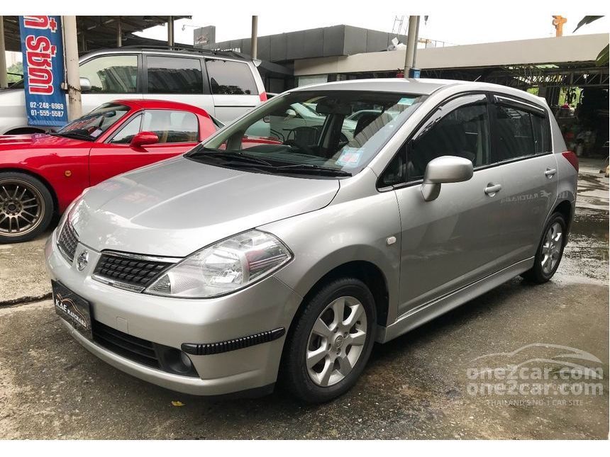 Nissan Tiida 2009 S 1.6 in กรุงเทพและปริมณฑล Automatic Hatchback สีเงิน