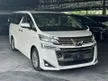 Recon 2018 Toyota Vellfire 2.5 MPV V SPEC SUNROOF READY STOCK
