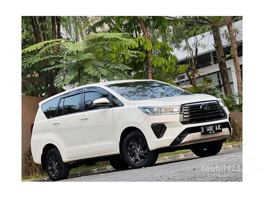 Jual Mobil Toyota Kijang Innova 2021 V 2.4 di Jawa Barat Automatic MPV Putih Rp 435.000.000