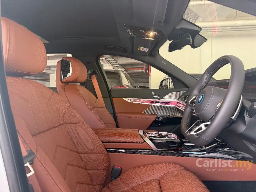 2024 BMW 750e xDrive M Sport Pure Excellence Sedan