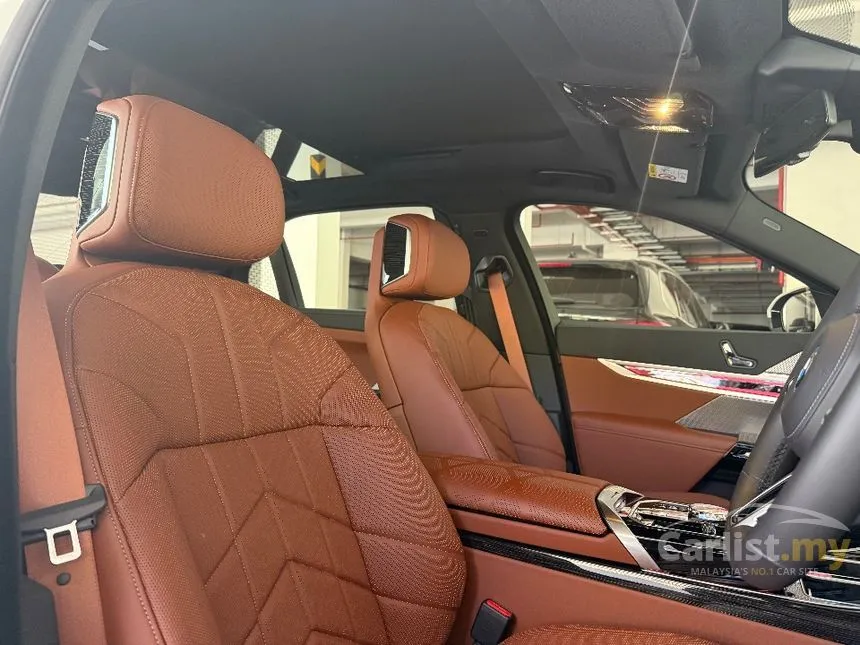 2024 BMW 750e xDrive M Sport Pure Excellence Sedan