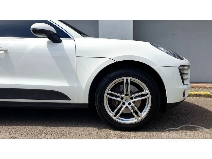 2015 Porsche Macan SUV