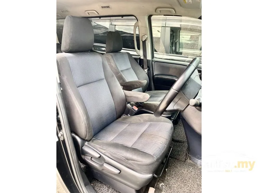 2014 Toyota Voxy ZS MPV
