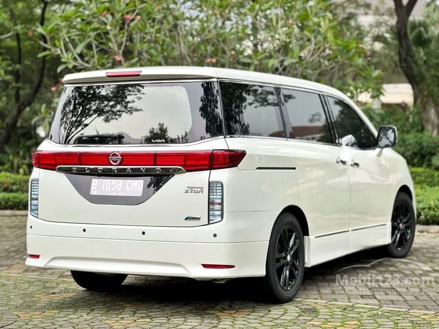 2011 Nissan Elgrand Highway Star MPV