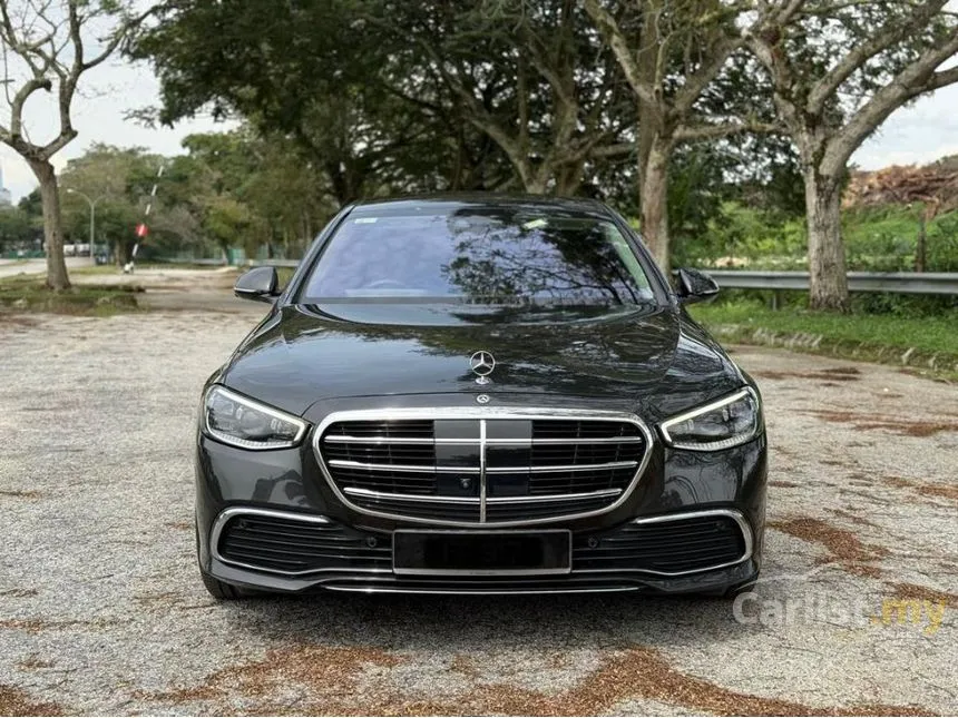 2022 Mercedes-Benz S580e Sedan