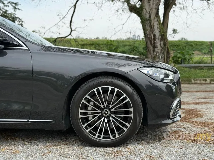 2022 Mercedes-Benz S580e Sedan
