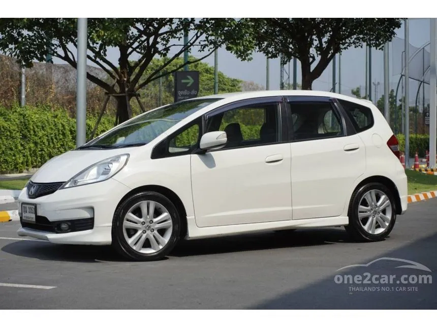 2011 Honda JAZZ SV Hatchback