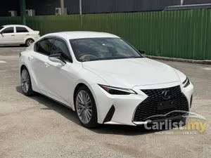 2023 Lexus IS 300 2.0 Version L Sedan