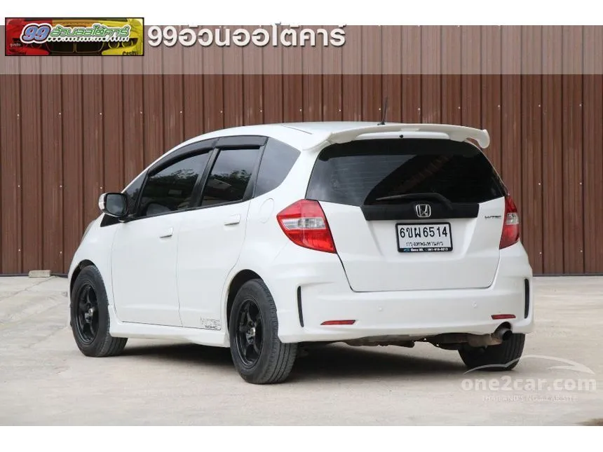 2013 Honda JAZZ SV Hatchback