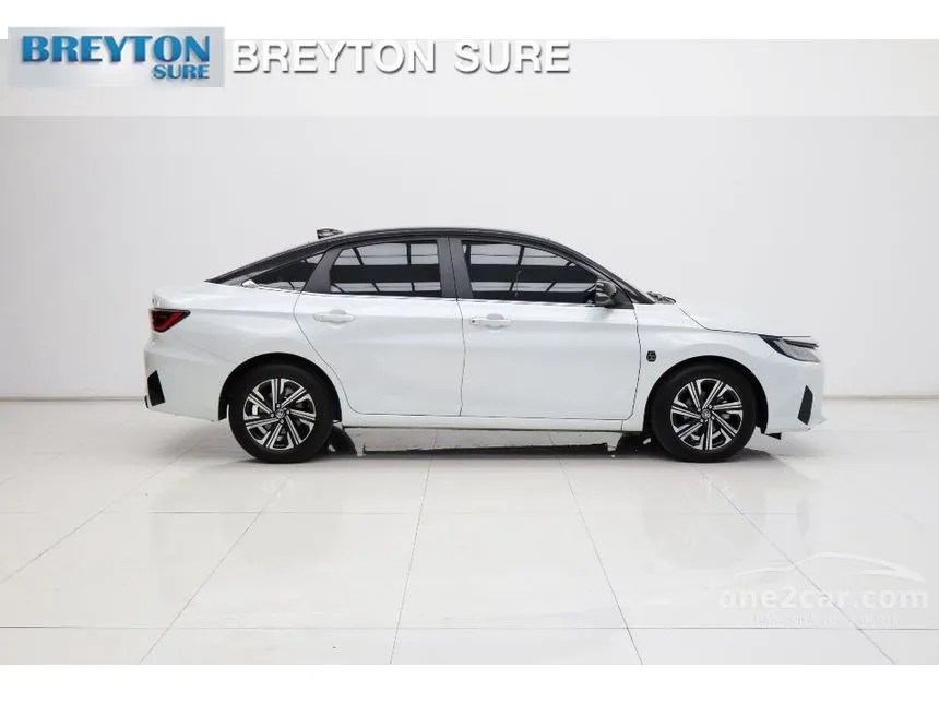2022 Toyota Yaris Ativ Premium Luxury Sedan