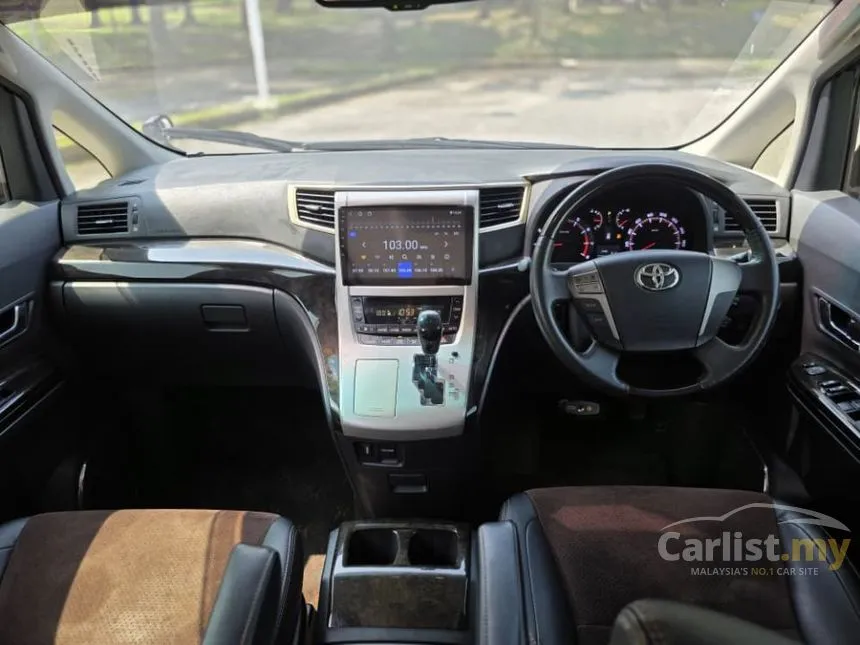 2013 Toyota Alphard 240G MPV