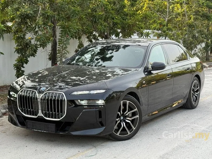 2023 BMW 750e xDrive M Sport Pure Excellence Sedan