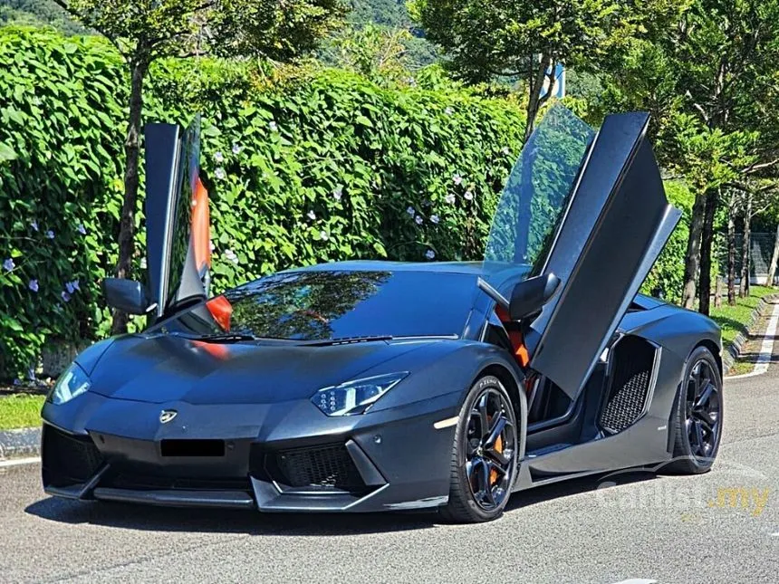 2013 Lamborghini Aventador LP700-4 Coupe
