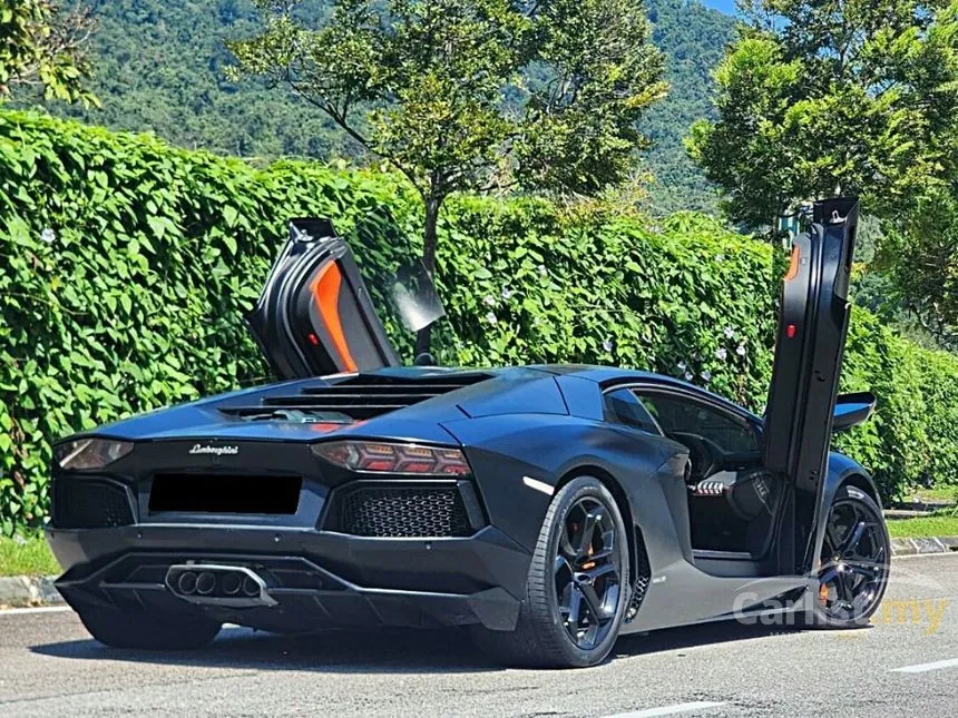 2013 Lamborghini Aventador LP700-4 Coupe