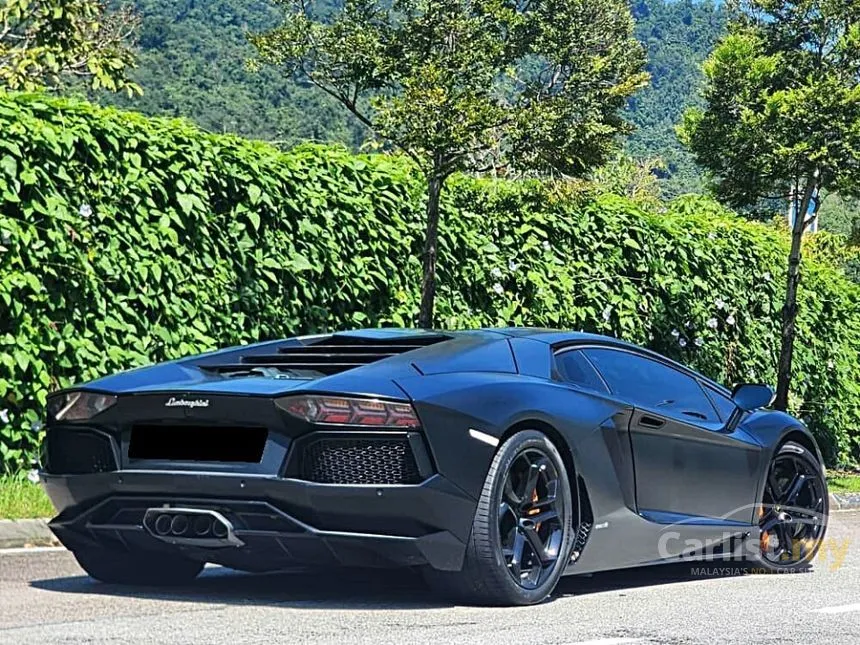 2013 Lamborghini Aventador LP700-4 Coupe