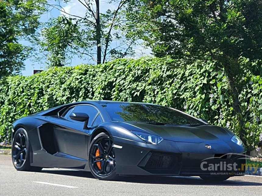 2013 Lamborghini Aventador LP700-4 Coupe