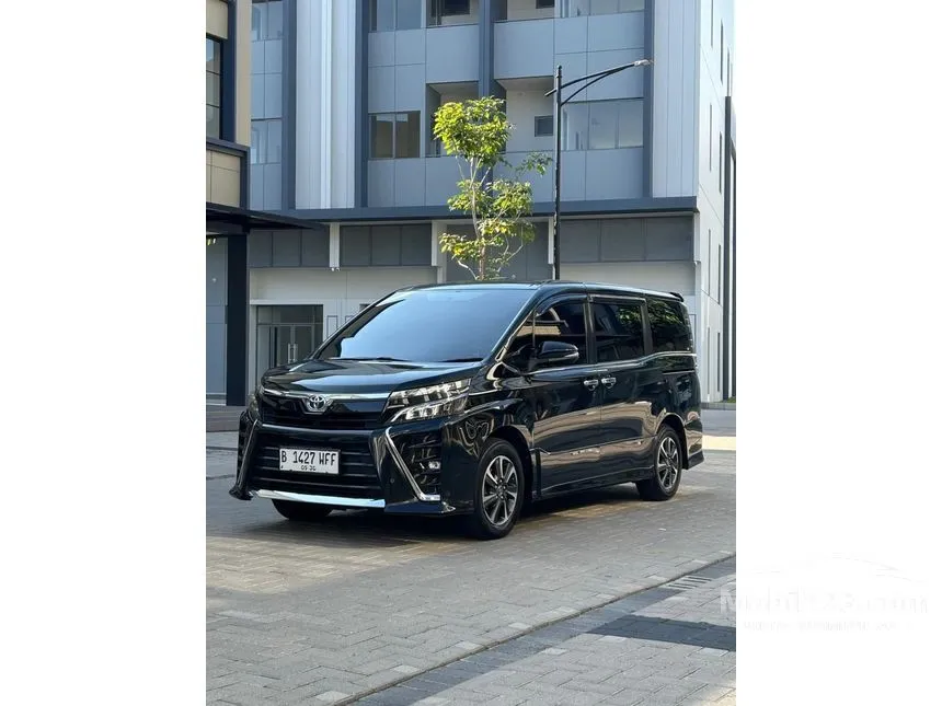 2018 Toyota Voxy MPV