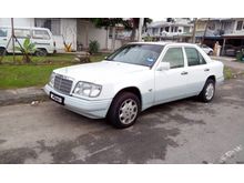 1986 Mercedes-Benz 230E 2.3 Sedan (-PS)