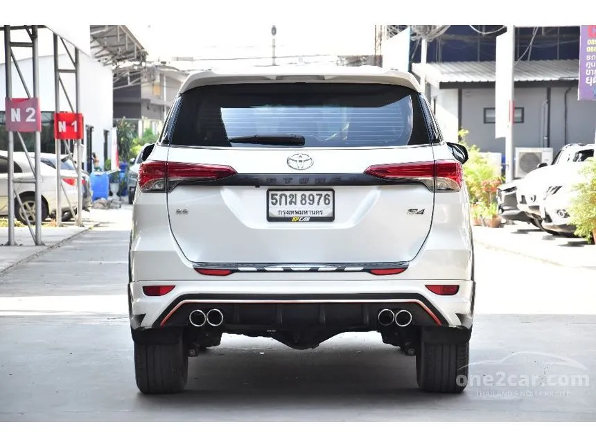 2016 Toyota Fortuner V SUV