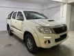 Used WITH WARRANTY 2015 Toyota Hilux 2.5 MANUAL MT SINGLE CAB Pickup Truck