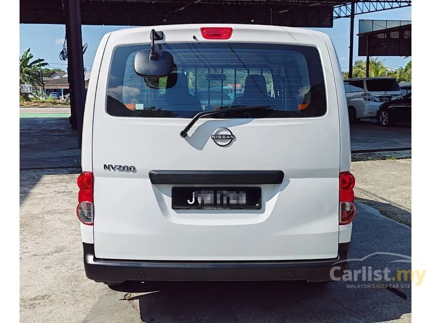 2022 Nissan NV200 Semi Panel Van