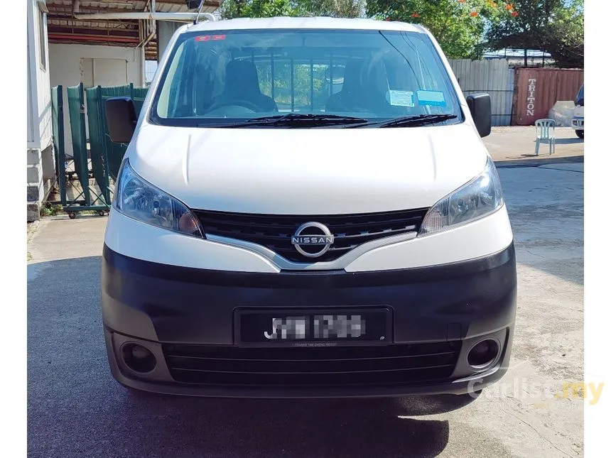 2022 Nissan NV200 Semi Panel Van