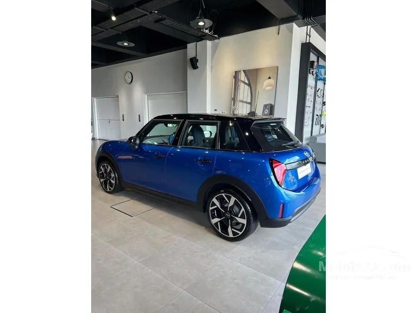 2025 MINI Cooper S 5 Door Hatchback