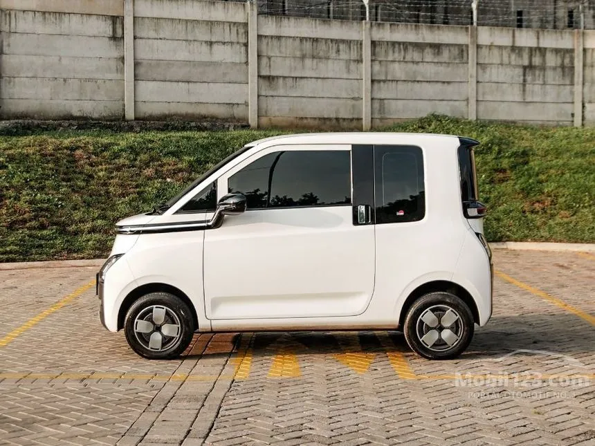 2023 Wuling Air EV Standard Range Hatchback