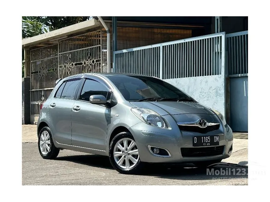 Jual Mobil Toyota Yaris 2009 J 1.5 di Jawa Barat Automatic Hatchback Silver Rp 112.000.000