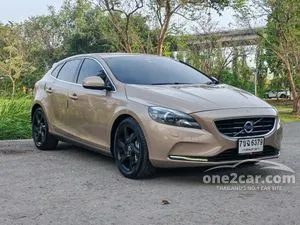 2013 Volvo V40 2.0 T5 Cross Country Wagon