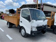 2014 Hino WU710 4.0 wooden kargo 14ft