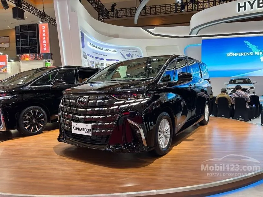 2026 Toyota Alphard XE HEV (Non Premium Color) MPV