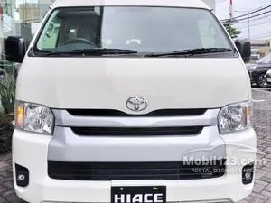 2025 Toyota Hiace 3.0 Commuter Van