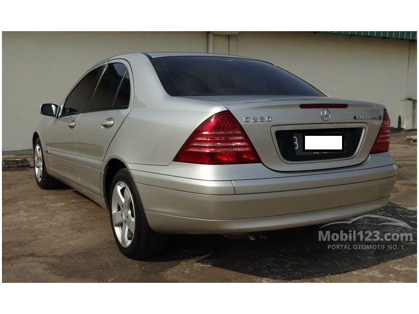 Jual Mobil  Mercedes Benz C200 2003 Classic  2 0 di DKI 