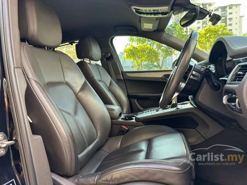 2015 Porsche Macan SUV