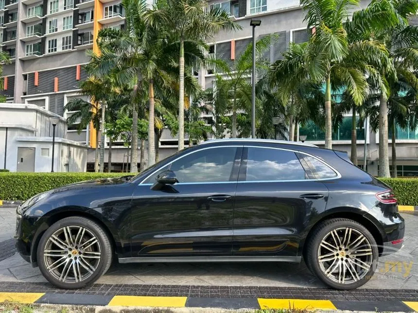2015 Porsche Macan SUV