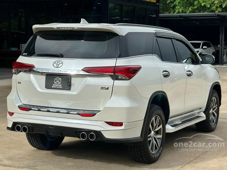 2018 Toyota FORTUNER V SUV