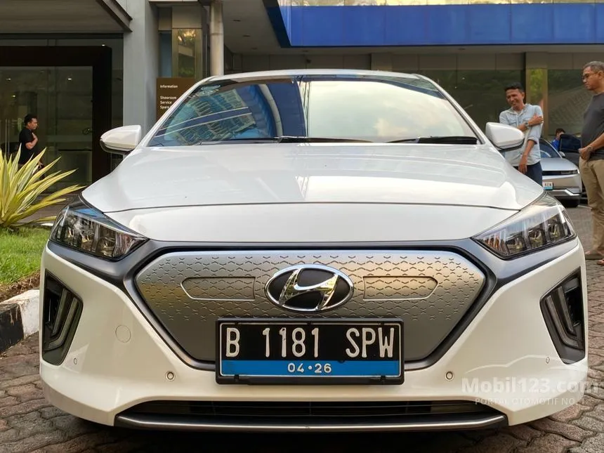 Jual Mobil Hyundai IONIQ 2021 Electric Signature di DKI Jakarta Automatic Fastback Putih Rp 429.000.000