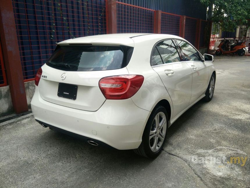 Mercedes-Benz A180 2014 AMG 1.6 in Kuala Lumpur Automatic Hatchback