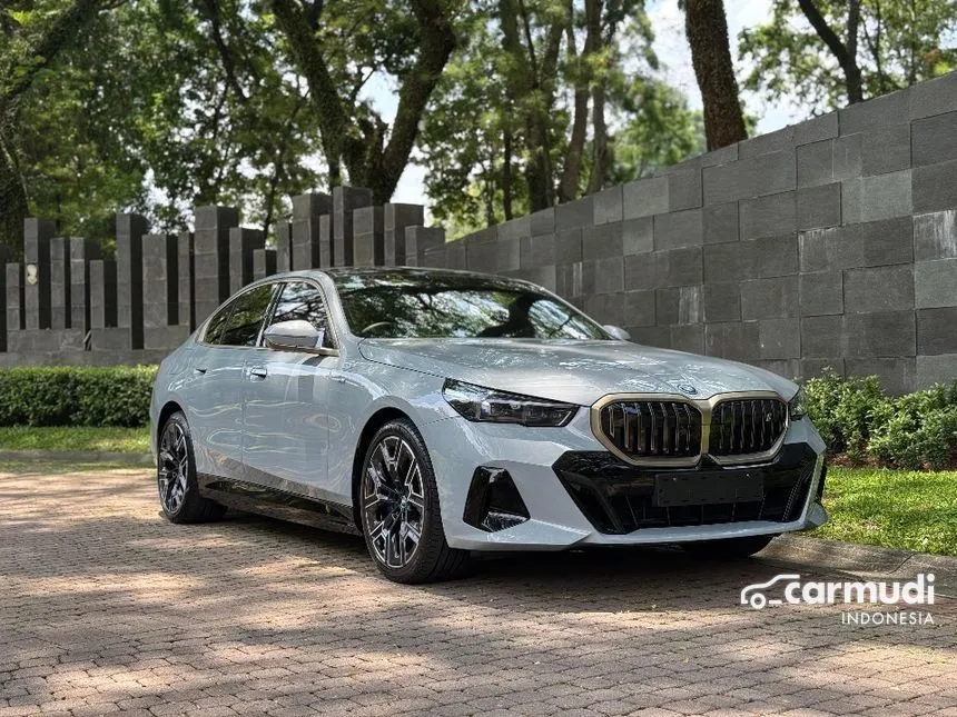 2023 BMW i5 eDrive40 M Sport Sedan