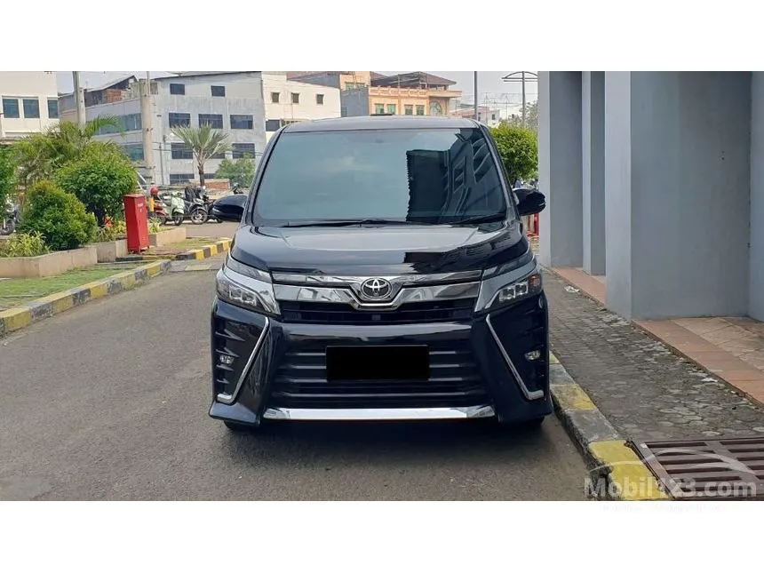2018 Toyota Voxy MPV