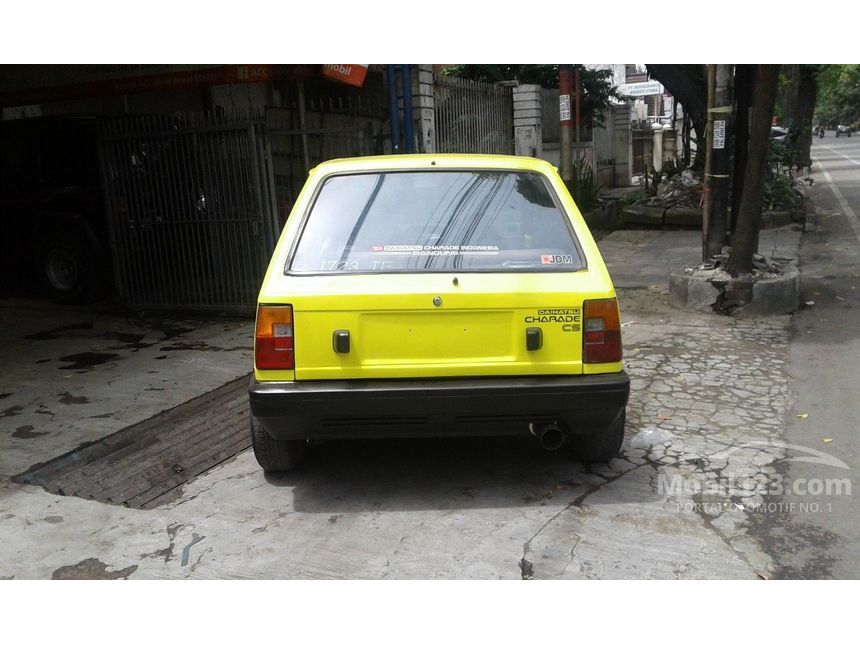 1984 Daihatsu Charade Sedan