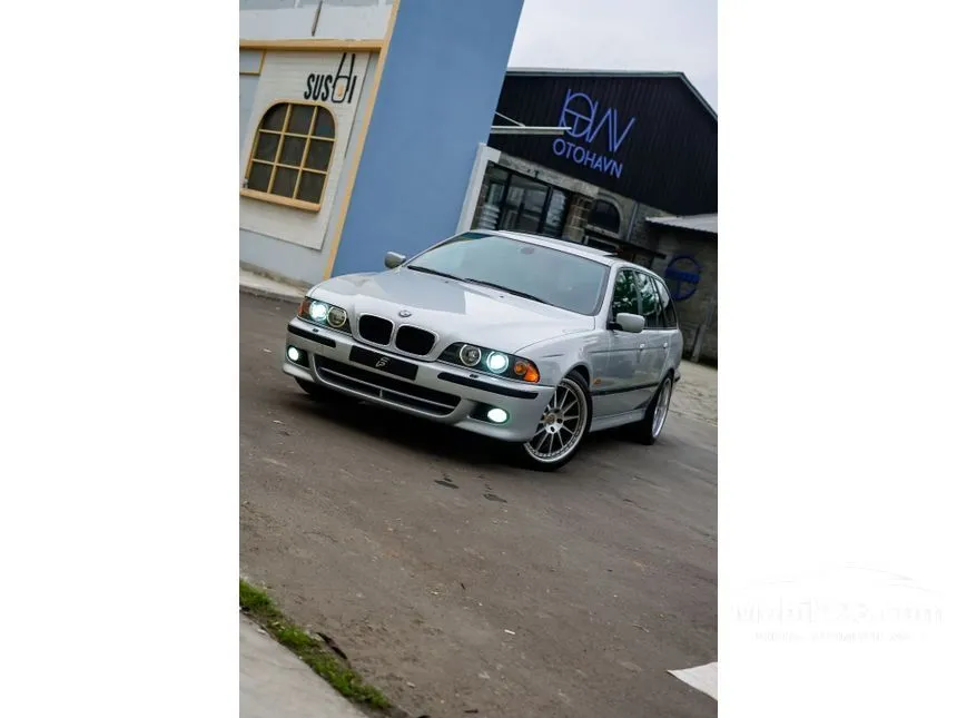 2000 BMW 528i Wagon