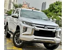 2019 MITSUBISHI TRITON 2.4 VGT DUAL CAB 4X4 PICKUP ONE OWNER ORIGINAL LOW MILEAGE ON TIME SERVICE EXTERIOR SIDE STEP KEYLESS ENTRY PUSH START
