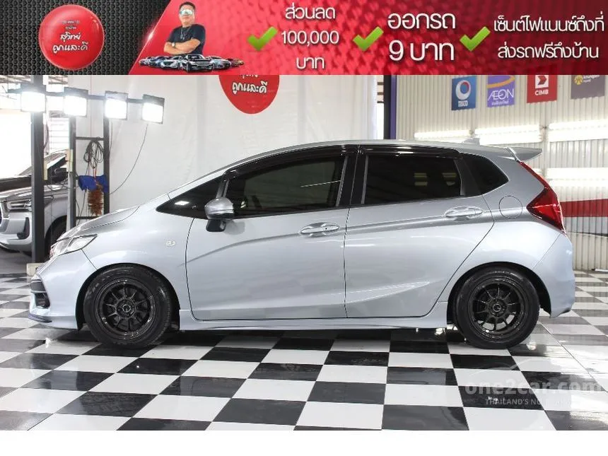 2020 Honda JAZZ V+ Hatchback