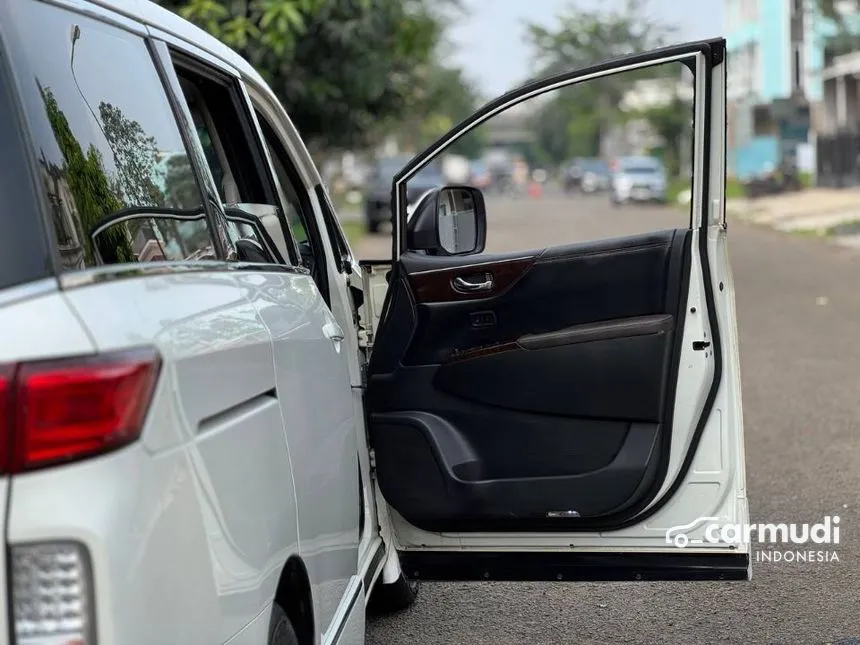 2011 Nissan Elgrand Highway Star MPV