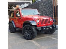 2011 Jeep Wrangler Rubicon 2 pintu new model warna merah