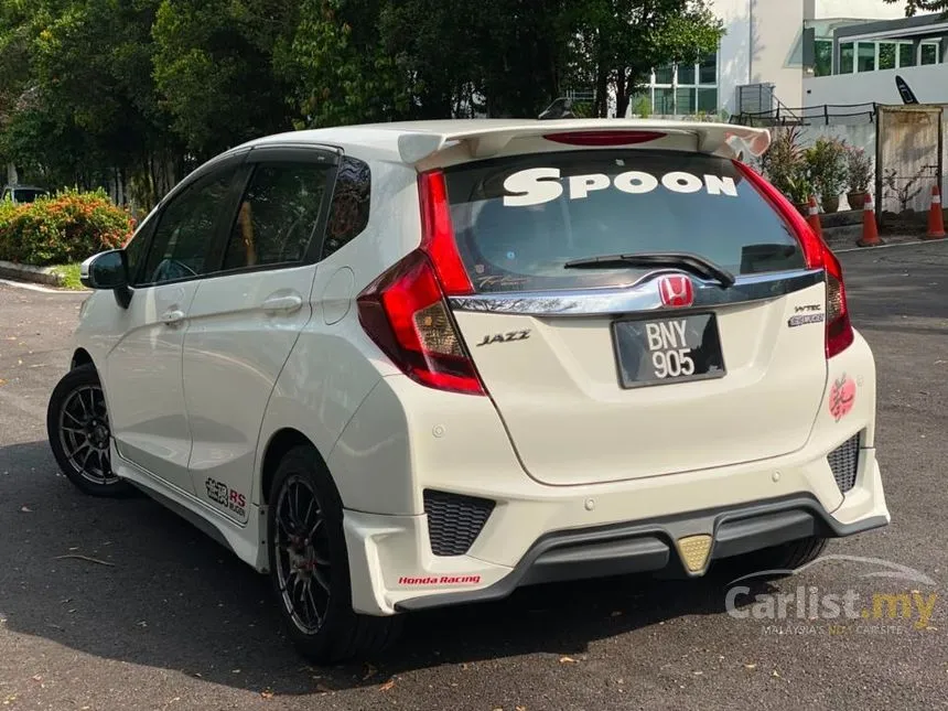 2016 Honda Jazz V Hatchback
